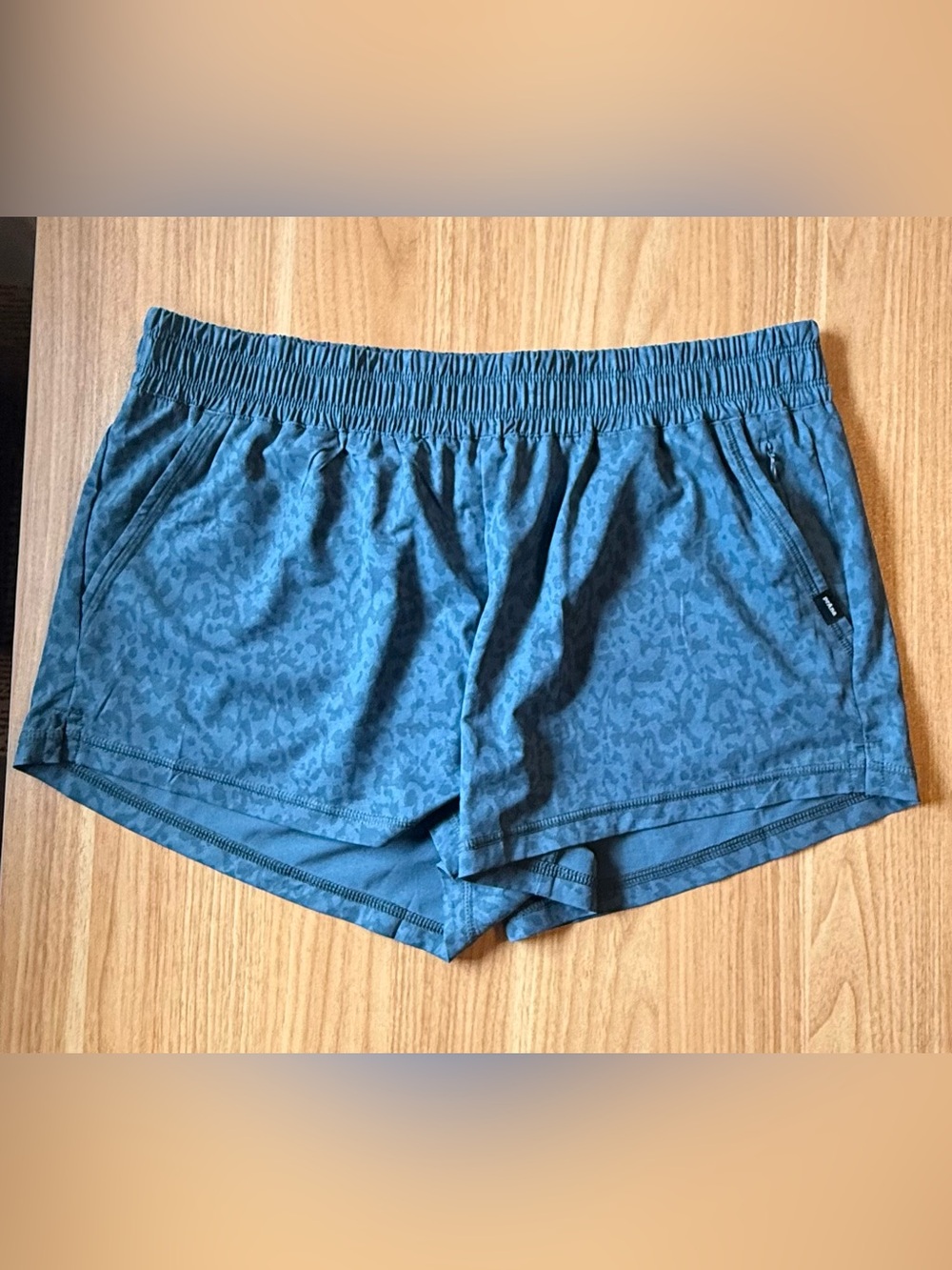 NWOT prAna Animal Print Running Shorts Blue Teal Large